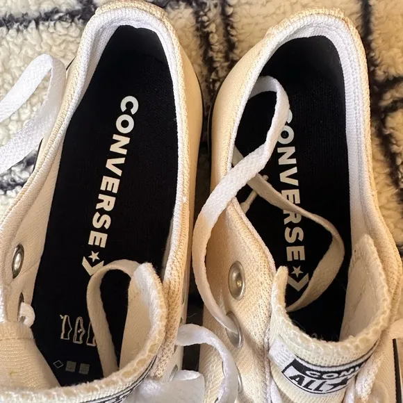⚪️⚪️ CONVERSE Chuck Taylor All Star Lift Platform Shoes
