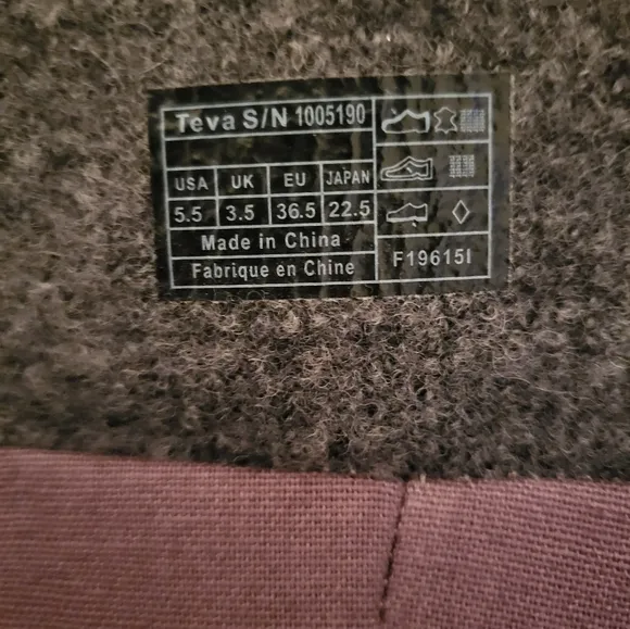 😍 NEW Teva Waterproof Leather Boots with Wool Accent! Unique must see! Size 5.5