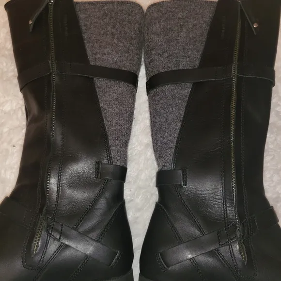😍 NEW Teva Waterproof Leather Boots with Wool Accent! Unique must see! Size 5.5