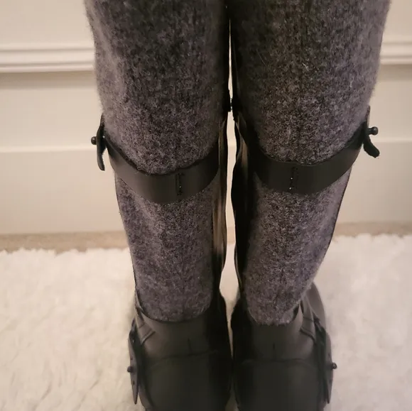 😍 NEW Teva Waterproof Leather Boots with Wool Accent! Unique must see! Size 5.5