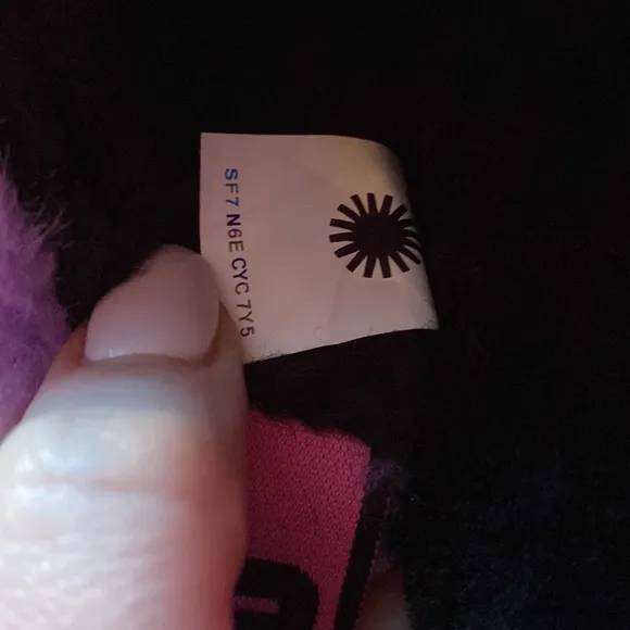 🪼[ UGG ] Fluff Yeah Slide Black/ Taffy Pink Multi