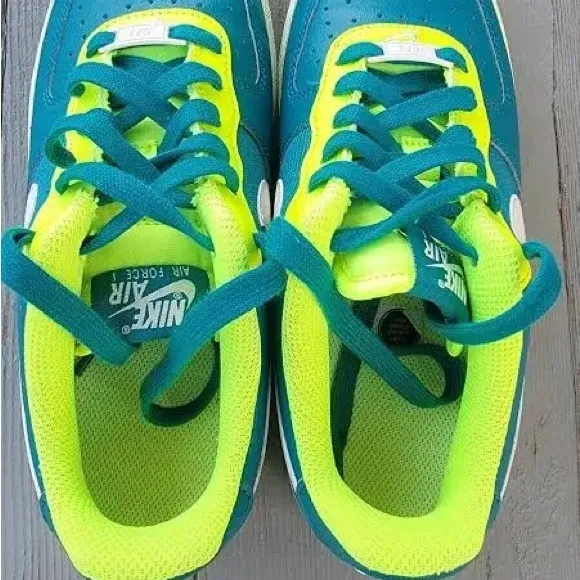 2022 Nike Kids Air Force 1 Shoes - Teal and Neon Yellow Unisex Size 4.5