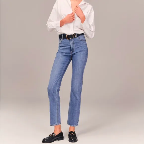 ABERCROMBIE &amp; FITCH Ultra High Rise Ankle Straight Jeans Medium Wash 30XS