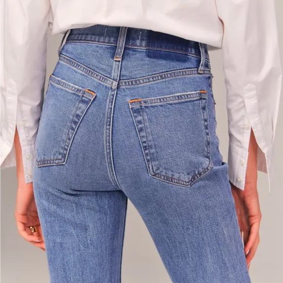 ABERCROMBIE &amp; FITCH Ultra High Rise Ankle Straight Jeans Medium Wash 30XS
