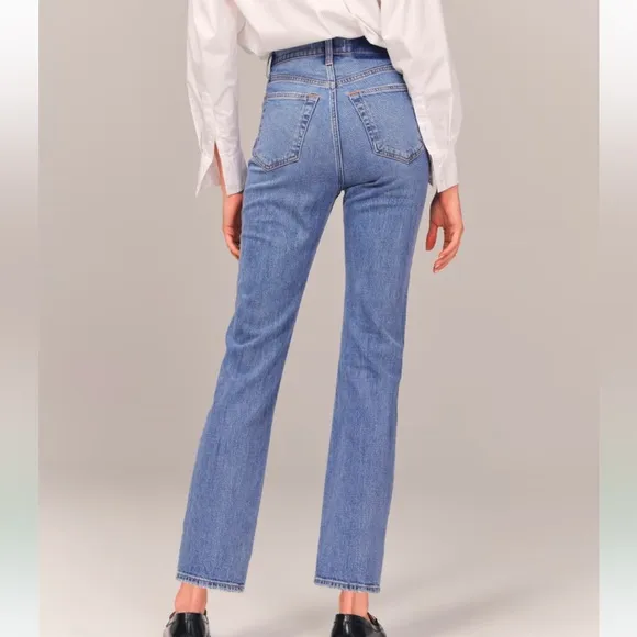 ABERCROMBIE &amp; FITCH Ultra High Rise Ankle Straight Jeans Medium Wash 30XS