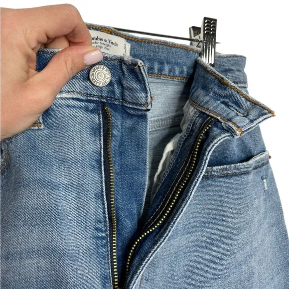 Abercrombie | Curve Love Ankle Straight Ultra High Rise Medium Raw Hem 2/26