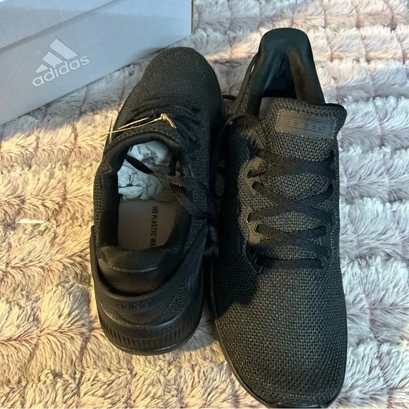 ADIDAS all black Lite Racer Sneakers size 8