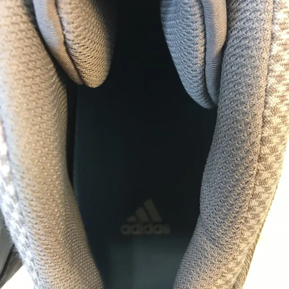 Adidas Beige 3 Stripe Sneakers Athletic Shoes Men Size 13. G12296