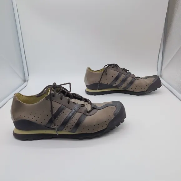 Adidas Daroga Men's sz 10 Tan and Black Outdoor Shoes Vintage