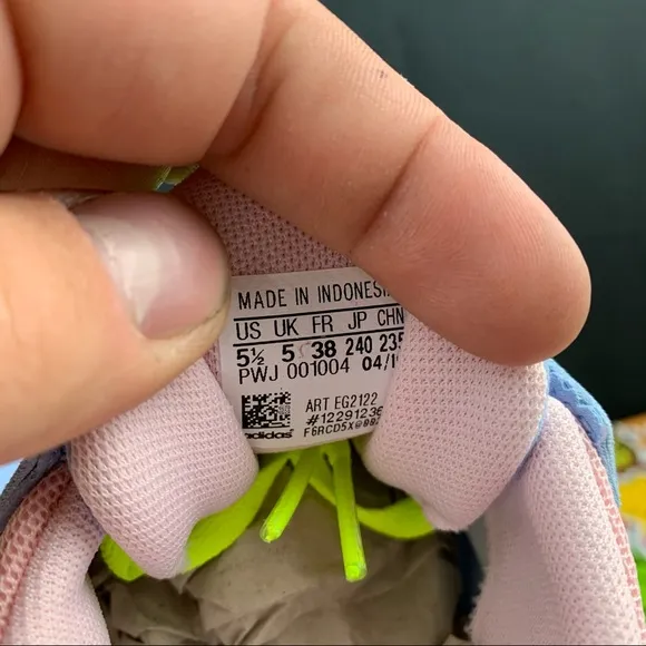 Adidas Forta Faito Pastel Runners Size 5.5 Youth / 7 Womens