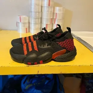 Adidas Men’s Trae Young 2.0 Atlanta Hawks NBA Basketball Shoes Size 9