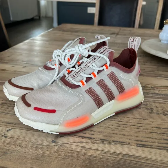 Adidas NMD V3 Running Shoes Men's Originals bliss wild sepia NIB 5 or womens 6