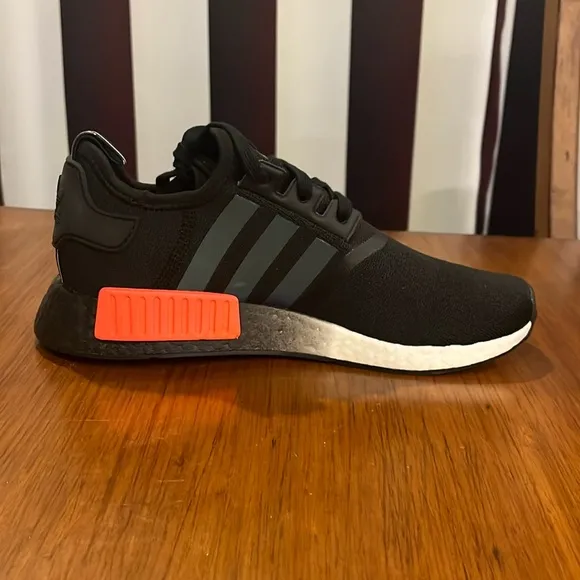 Adidas NMD_R1 NMD Boost shoes sneakers new black solar red FW0185 Men’s Sizes