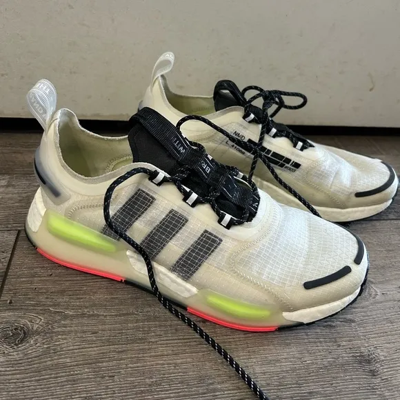 Adidas NMD_V3 Shoes sneakers Crystal White/Core Black/Signal Green