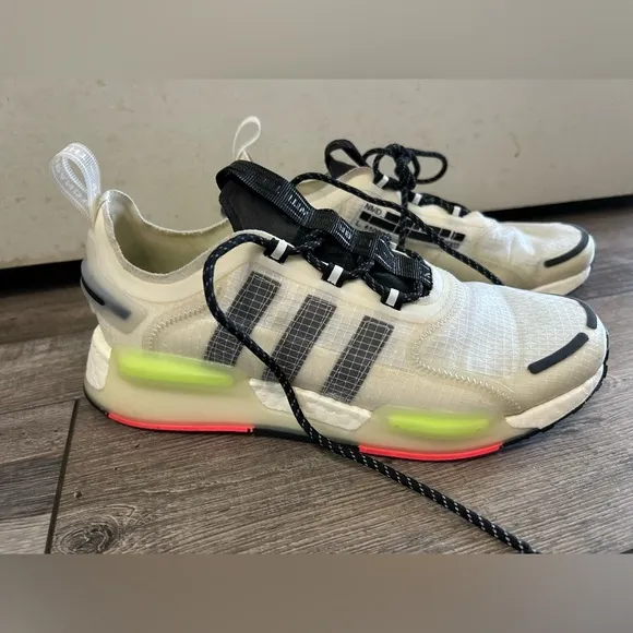 Adidas NMD_V3 Shoes sneakers Crystal White/Core Black/Signal Green