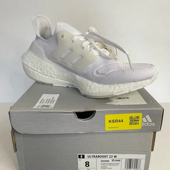 Adidas Shoes Women’s Size 8 UltraBoost 22Triple White Running Sneakers GX5459
