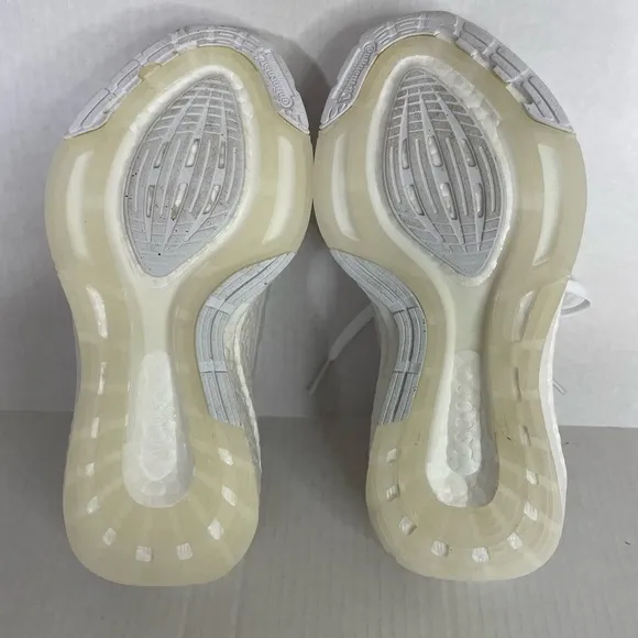 Adidas Shoes Women’s Size 8 UltraBoost 22Triple White Running Sneakers GX5459