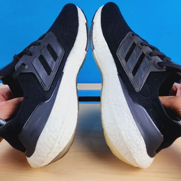 Adidas Ultraboost 22 mens Size 9 Running Shoes Core‎ Black White Training GX3062
