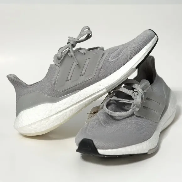Adidas Ultraboost 22 Women’s Size 9 Gray Running Shoes Sneakers GX5594