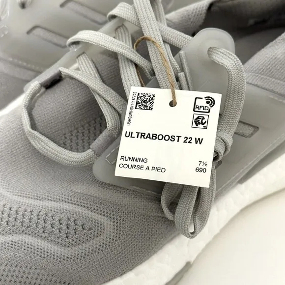 Adidas Ultraboost 22 Women’s Size 9 Gray Running Shoes Sneakers GX5594