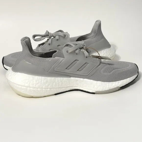 Adidas Ultraboost 22 Women’s Size 9 Gray Running Shoes Sneakers GX5594