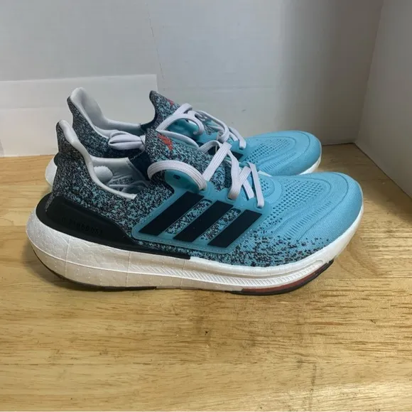 adidas Ultraboost Light Running Shoes Size 8.5 Mens Womens 9.5 Blue White IE1694