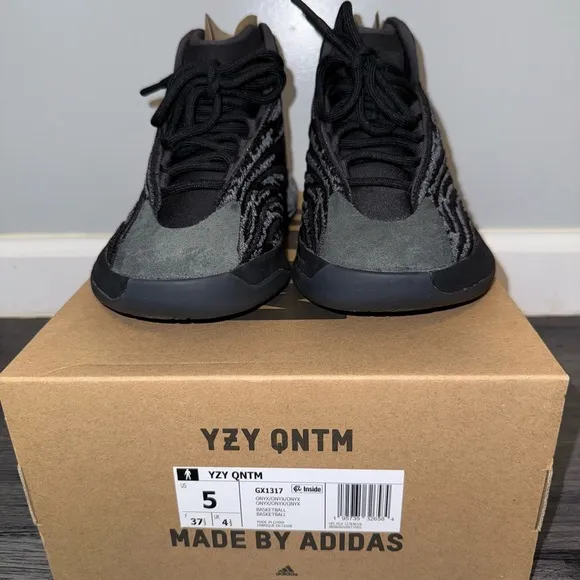 Adidas YZY QNTM Men's Black Sneakers size 5 (accepting best offer)