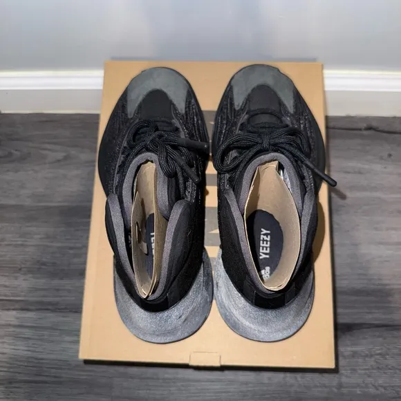 Adidas YZY QNTM Men's Black Sneakers size 5 (accepting best offer)