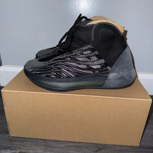 Adidas YZY QNTM Men's Black Sneakers size 5 (accepting best offer)
