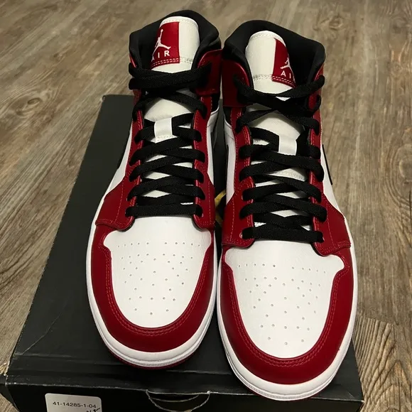 Air Jordan 1, Mens size 10.5, (New) Og all
