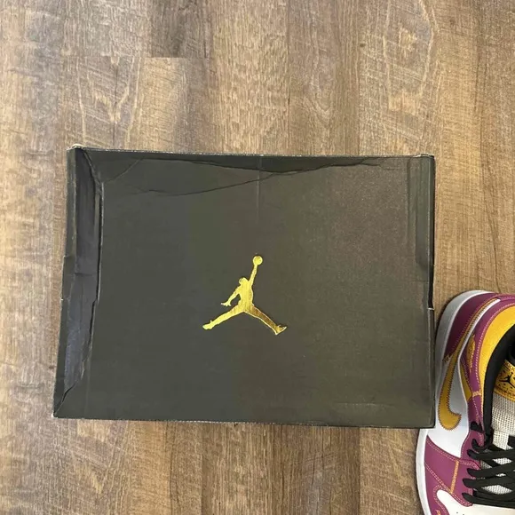 Air Jordan 1 Mid DOD Dia de Muertos La Familia
