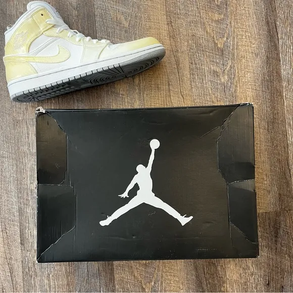 Air Jordan 1 Phat White Wolf Grey
