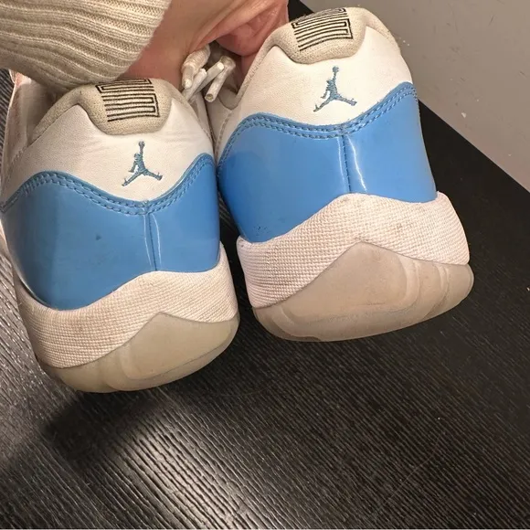 Air Jordan 11 Retro Low 'UNC' size 10.5