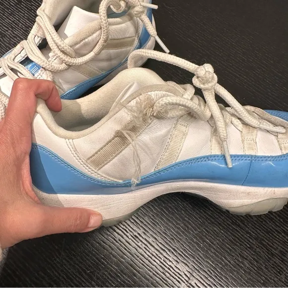 Air Jordan 11 Retro Low 'UNC' size 10.5