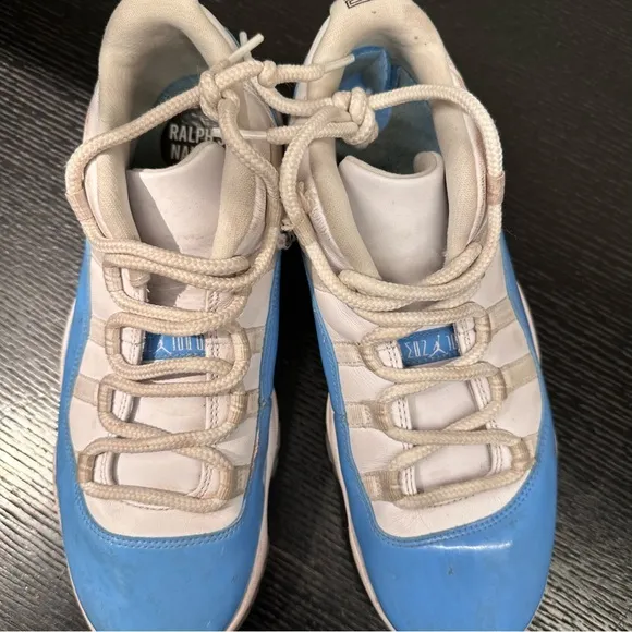 Air Jordan 11 Retro Low 'UNC' size 10.5