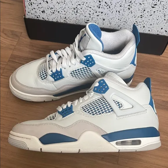 Air Jordan 4 Retro 2024 Military Blue Industrial Blue