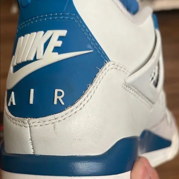 Air Jordan 4 Retro 2024 Military Blue Industrial Blue