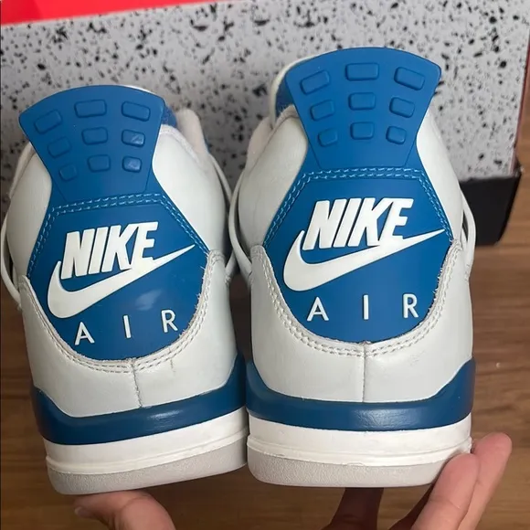 Air Jordan 4 Retro 2024 Military Blue Industrial Blue