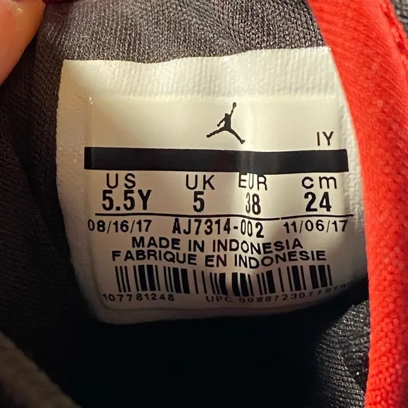 Air Jordan First CLASS BG Size 5.5Y