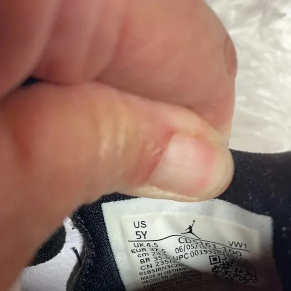 Air Jordan Max200 GS Training Shoes.            CD5161-100