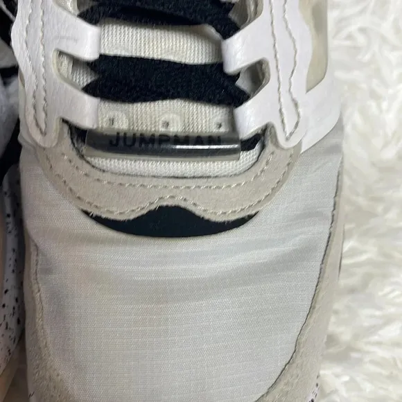 Air Jordan Max200 GS Training Shoes.            CD5161-100