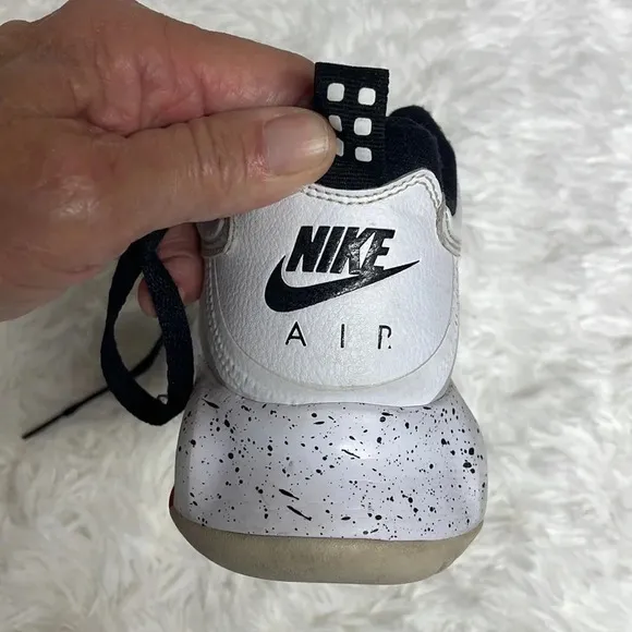 Air Jordan Max200 GS Training Shoes.            CD5161-100