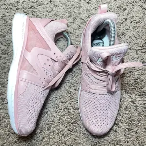 APL Ascend Womens Size 7.5‎ Dusty Rose Blush Athletic Training Shoes