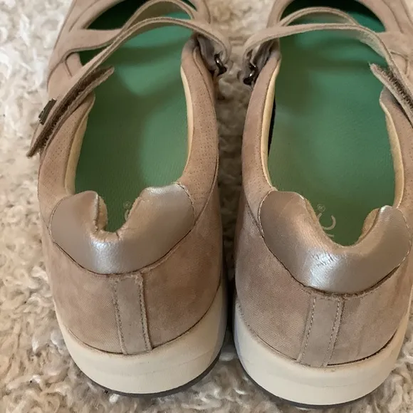 Aravon Size 10.5 Comfort Shoes.
