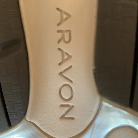 Aravon Size 10.5 Comfort Shoes.