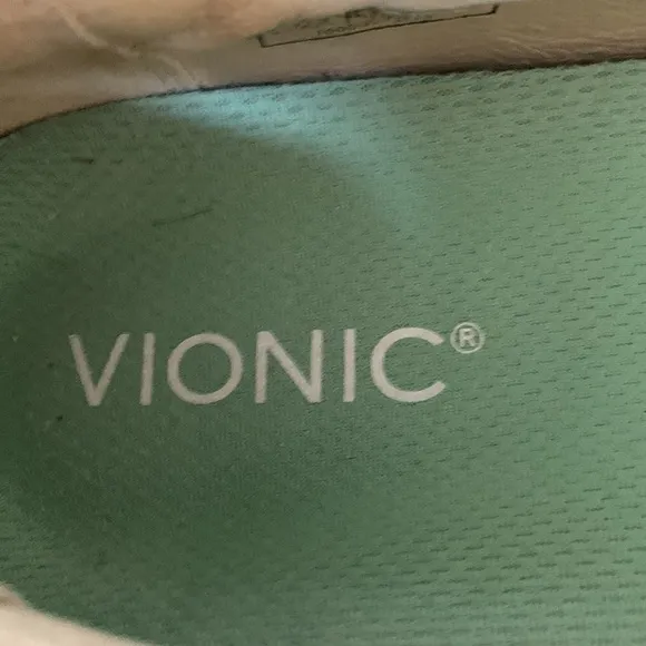 Aravon Size 10.5 Comfort Shoes.