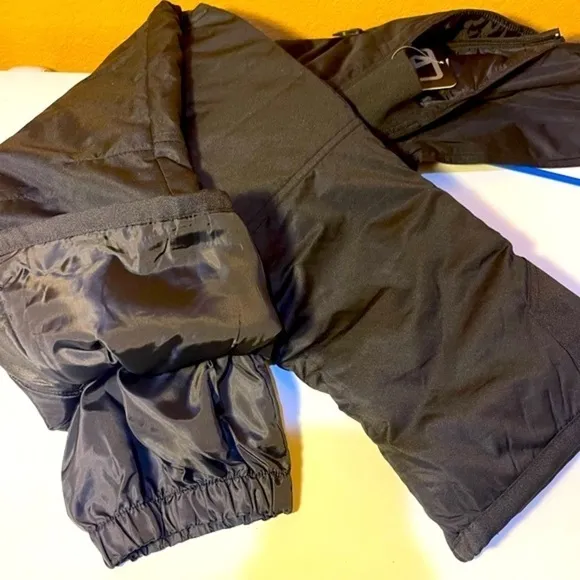 ARCTIC QUEST Black Snowpant Overalls Zip Water Resistant Insulated Boys XS 5/6