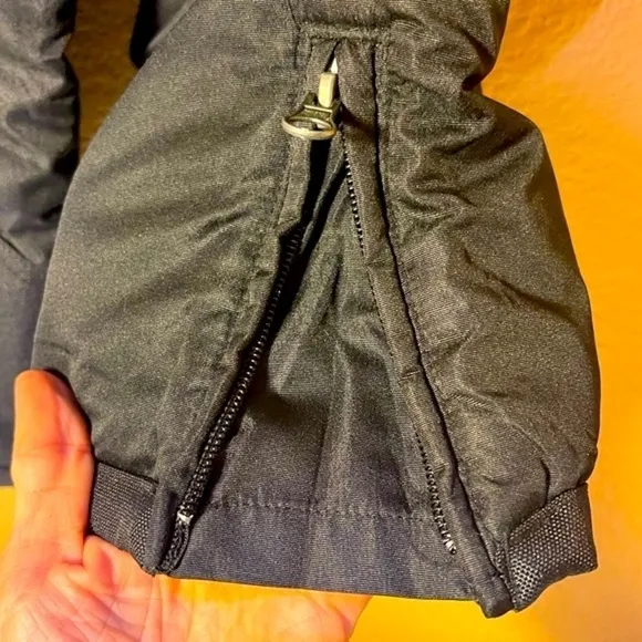ARCTIC QUEST Black Snowpant Overalls Zip Water Resistant Insulated Boys XS 5/6