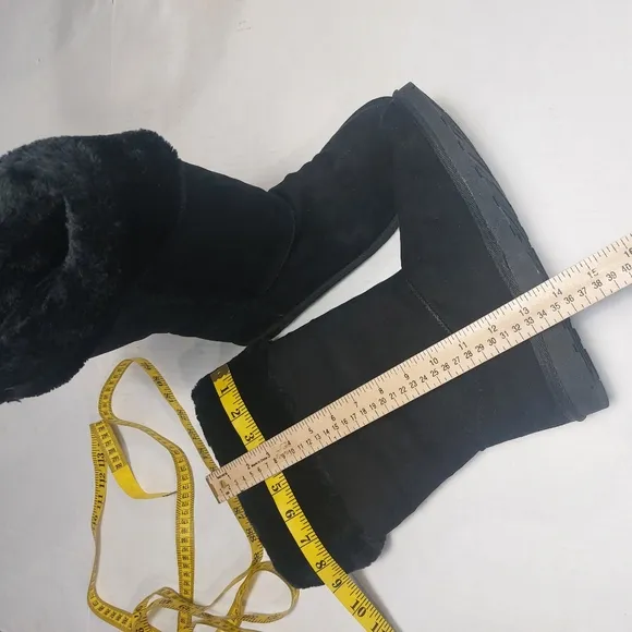 Arizona Women's Black Faux Fur Winter Boots Size 11M
