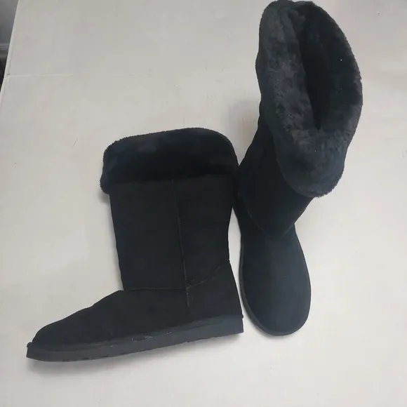 Arizona Women's Black Faux Fur Winter Boots Size 11M